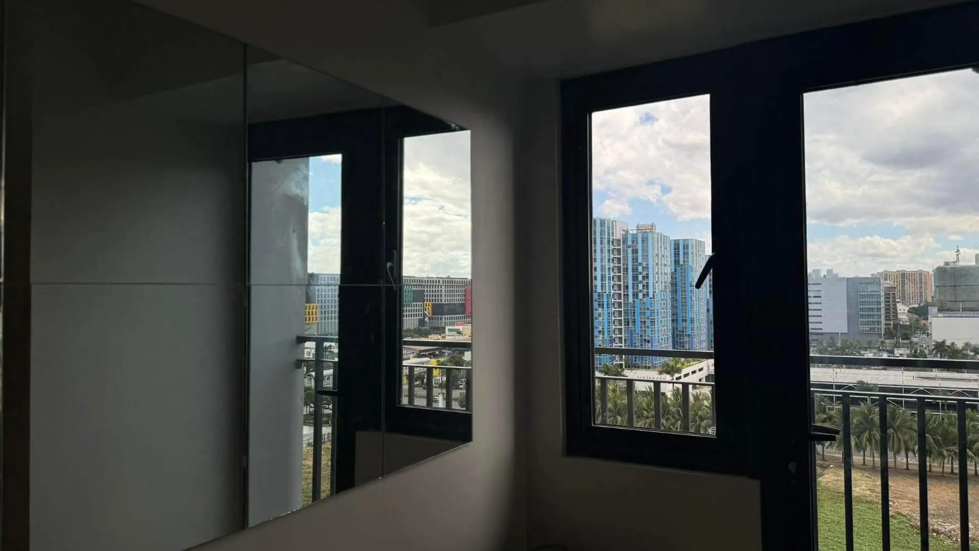 Aparthotel Shore 3 Residences Tower 2 Pasay